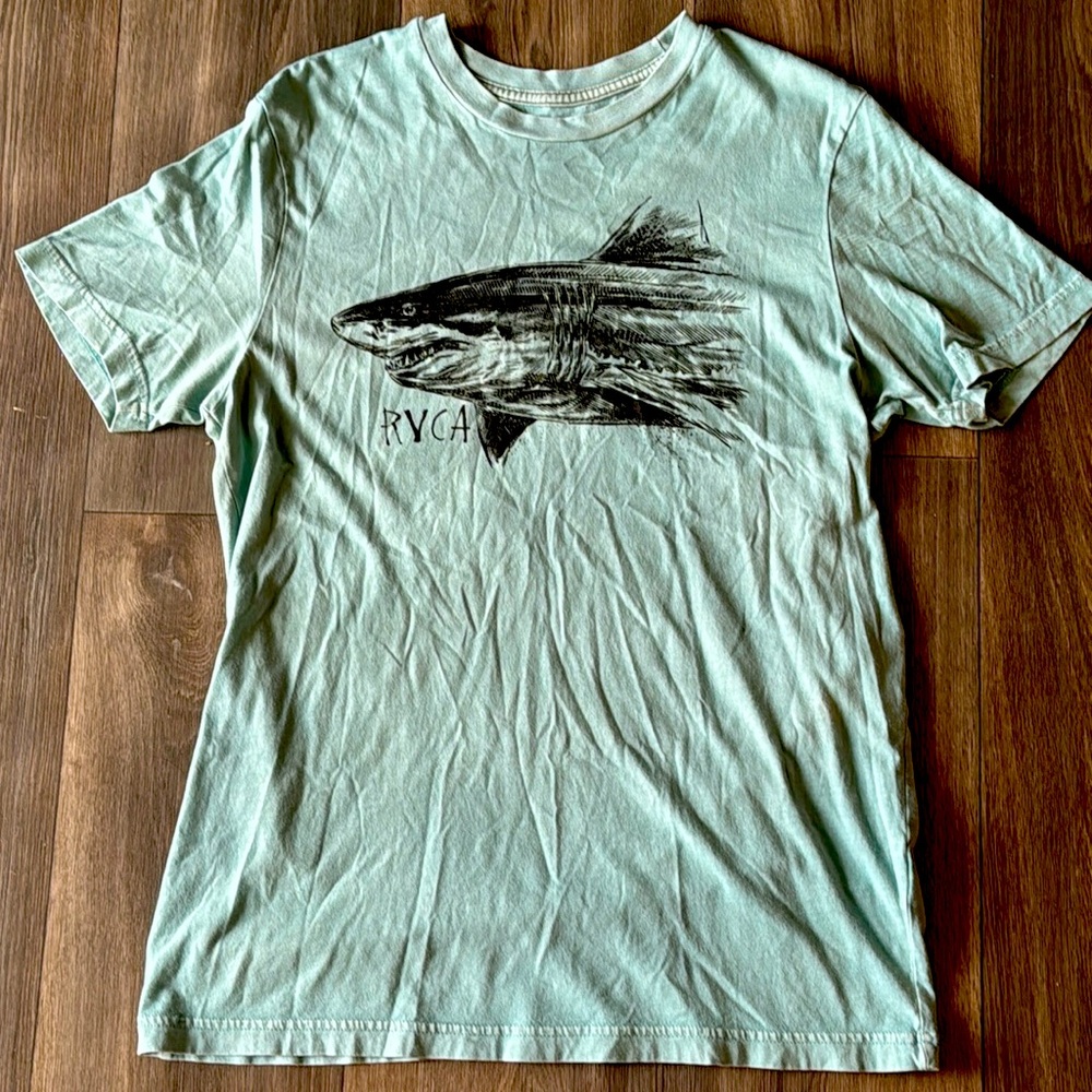 Medium rvca shark shirt